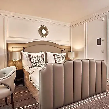 Britannia 5*